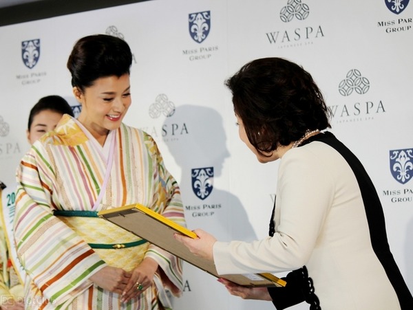 藤原紀香が、和の美しさを体現している「WASPAアンバサダー」に就任