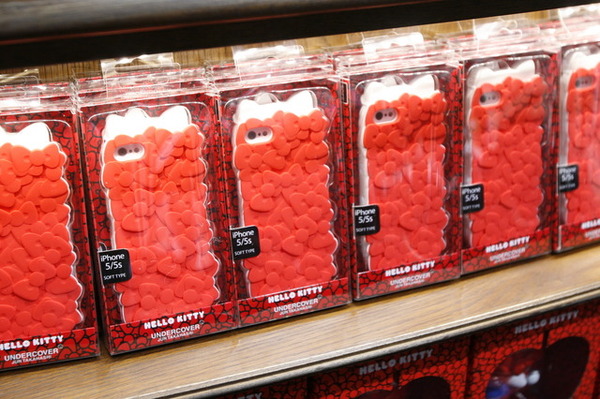 リボンフェイスキティのiPhone 5/5Sケース