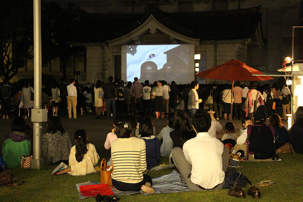これまでの「博物館で野外シネマ」の様子