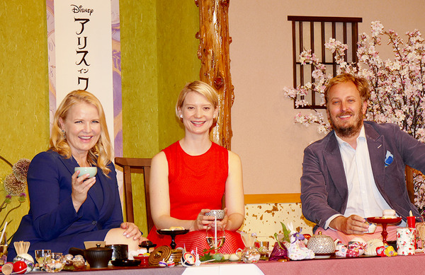 ミア・ワシコウスカ＆ジェームズ・ボビン監督＆スザンヌ・トッド／『アリス・イン・ワンダーランド／時間の旅』“お茶”会見
