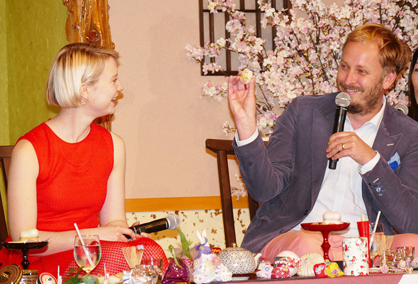 『アリス・イン・ワンダーランド／時間の旅』“お茶”会見