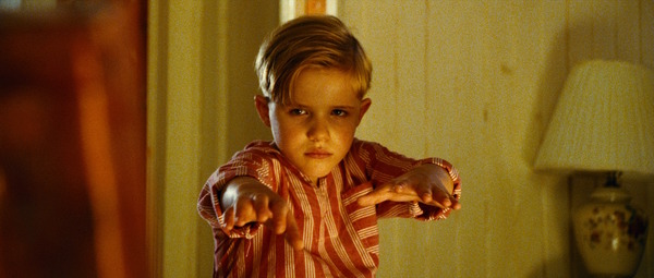 『リトル・ボーイ　小さなボクと戦争』　-(C)2014 Little Boy Production, LLC.All Rights Reserved.