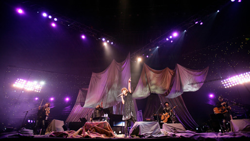 『MTV Unplugged ayaka-cinema edition-』 -(C) TSUKASA