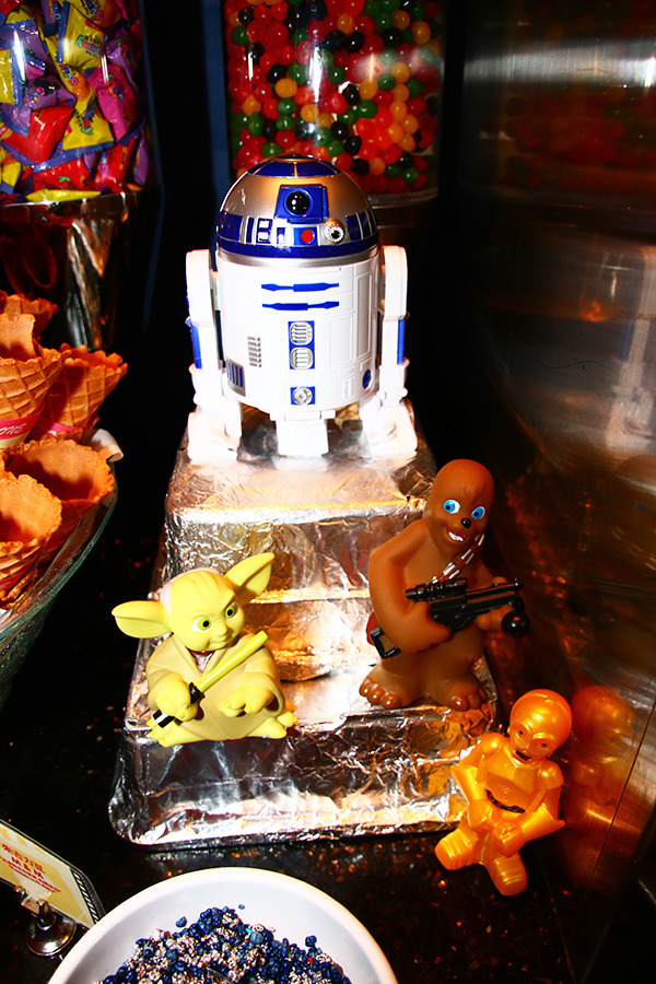 『スター・ウォーズ』仕様／「ディズニー・ハリウッド・ホテル」の「シェフ・ミッキー」(C) Disney (C) Disney/Lucasfilm Ltd. (C) & TM Lucasfilm Ltd.