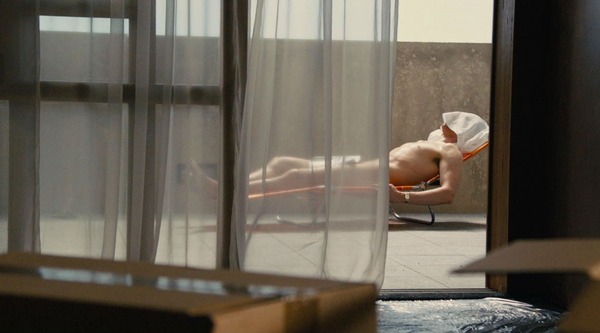 『ハイ・ライズ』（C）RPC HIGH-RISE LIMITED / THE BRITISH FILM INSTITUTE / CHANNEL FOUR TELEVISION CORPORATION 2015