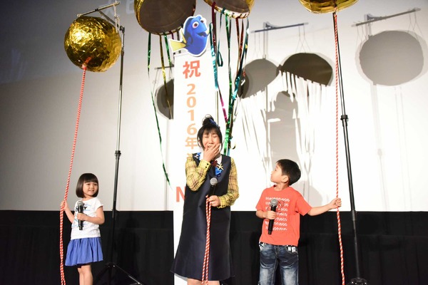 青山らら＆室井滋＆菊地慶／『ファインディング・ドリー』大ヒット舞台挨拶