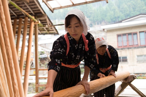 松雪泰子（笛子）／『古都』-(C)川端康成記念會/古都プロジェクト