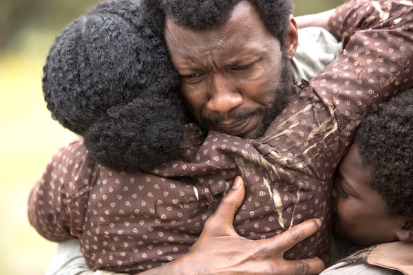 『ニュートン・ナイト／自由の旗をかかげた男』（C）2016 STX Financing, LLC. All Rights Reserved.