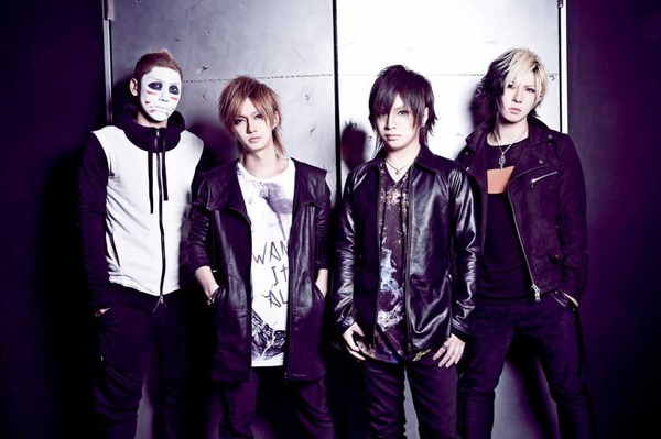 ゴールデンボンバー／「ミュージックステーション　スーパーライブ2016」写真提供：テレビ朝日