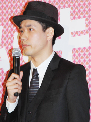 『誰かが私にキスをした』初日舞台挨拶