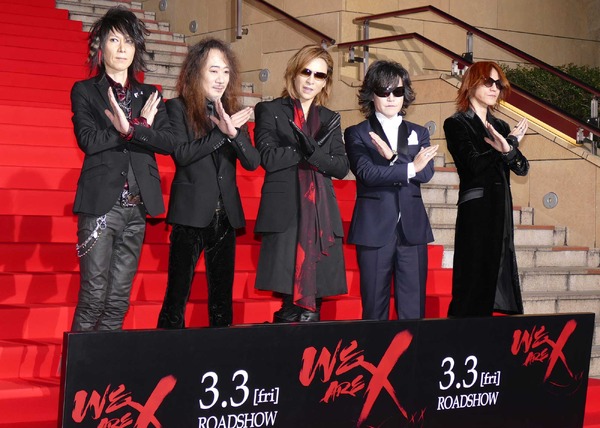 『WE ARE X』ジャパンプレミアに登場したX JAPAN