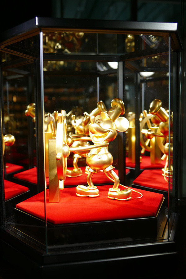 All Disney artwork (C) Disney Enterprises Inc.