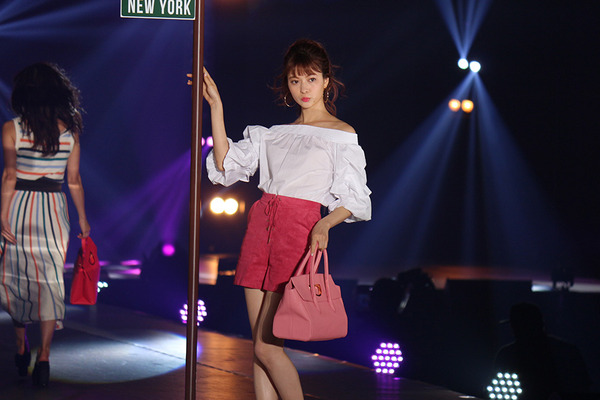 -(C)マイナビ GirlsAward 2017 SPRING／SUMMER