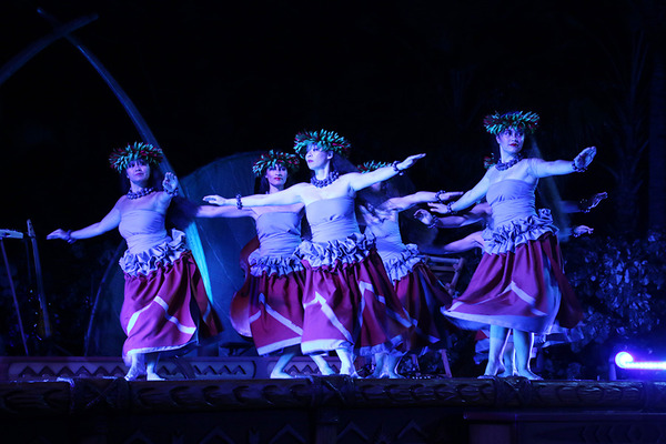 「カ・ヴァア：ルアウ・アット・アウラニ」レポ