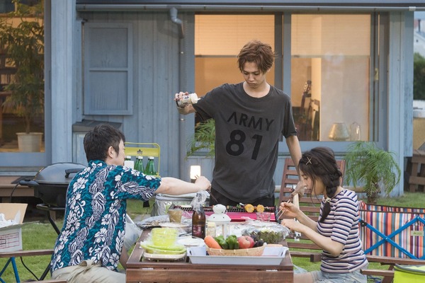 『兄に愛されすぎて困ってます』(C)2017「兄こま」製作委員会　　　　　　　　　　 (C)夜神里奈／小学館