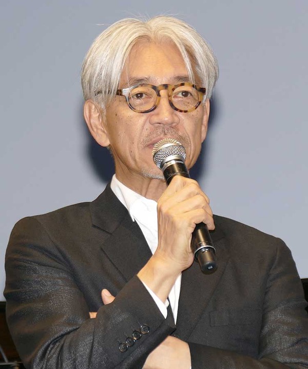 坂本龍一