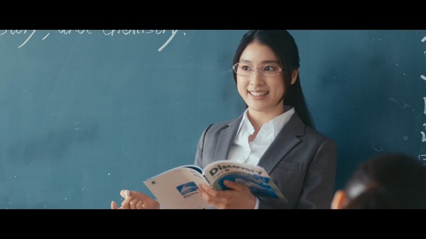 Web限定プロモーションムービー「2年F組 Fit‘s組 教育実習生土屋太鳳篇」