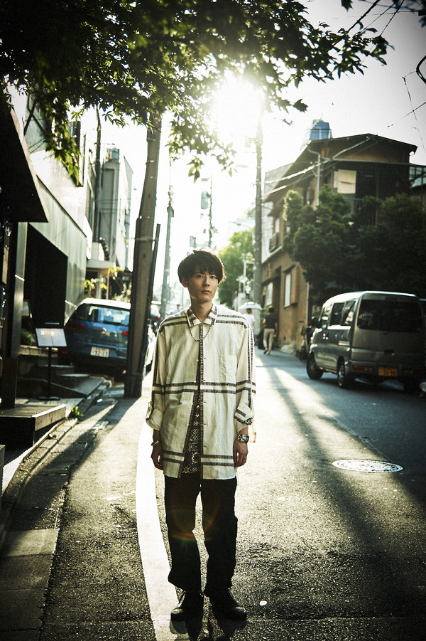 内山昂輝「TVガイドPERSON vol.59」(東京ニュース通信社刊)　岡本武志撮影