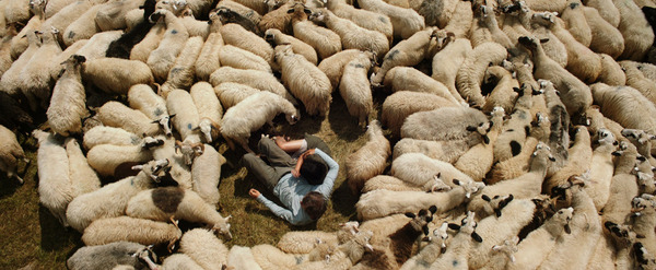 『オン・ザ・ミルキー・ロード』　(C)2016 LOVE AND WAR LLC