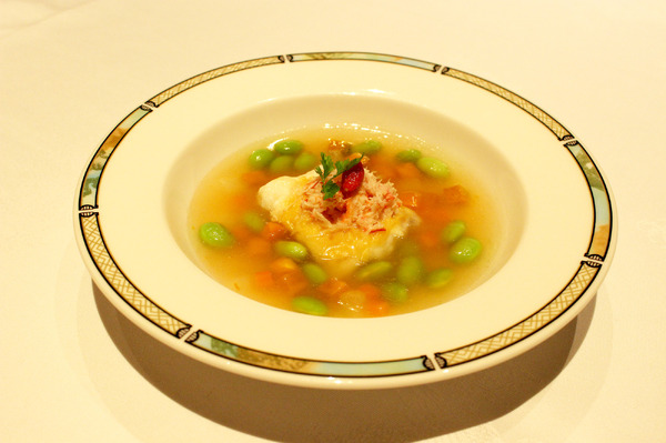 白身魚と蟹肉と季節の野菜のスープ煮
