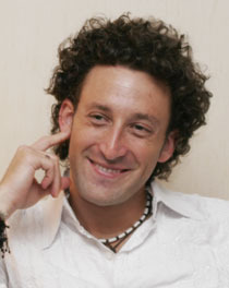 『unknown／アンノウン』サイモン・ブランド監督来日インタビュー サブ１