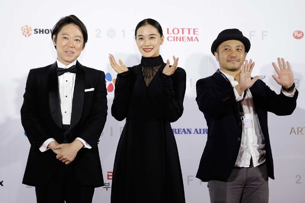 蒼井優＆阿部サダヲ＆白石和彌監督『彼女がその名を知らない鳥たち』　(C)Getty Images