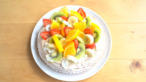 ふわふわケーキ×山盛りフルーツ 贅沢な秋スイーツを満喫