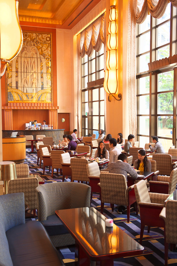 「ハイピリオン・ラウンジ」