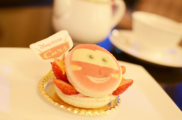 「“ピクサー・プレイタイム”ケーキセット（1/6～3/19）」（￥1,600）／ディズニーアンバサダーホテルのハイピリオン・ラウンジ