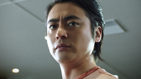 PS4「北斗が如く」新CM「山田孝之、俺はもう死んでいる篇」　（C）SEGA （C）武論尊・原哲夫/NSP 1983 版権許諾証GA-217