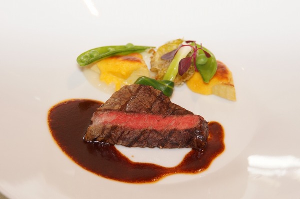 オチェーアノ「“ディズニー・イースター”ランチコース（3/20～6/6）」（￥5,200）