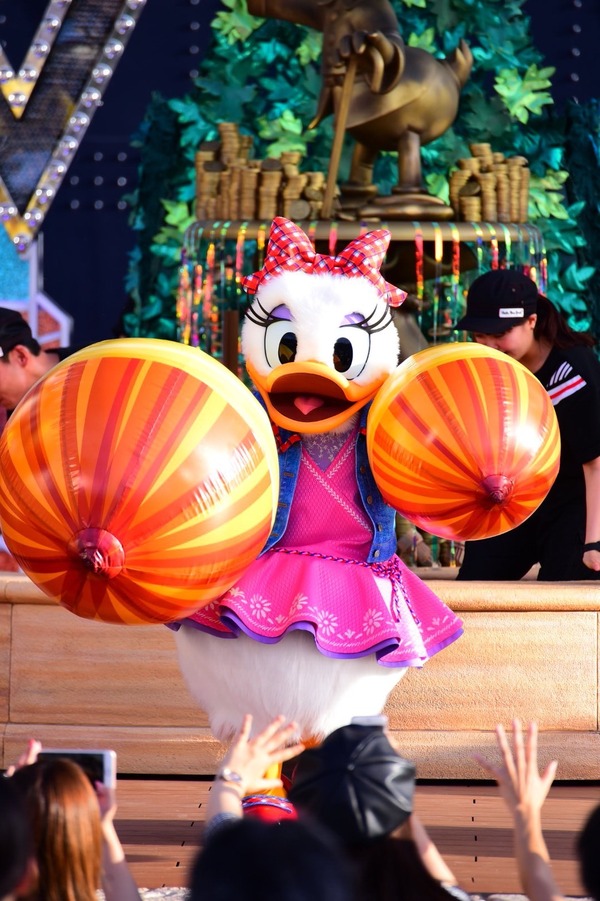 【ディズニー】35周年の夏が始まった！新ショー「ハロー、ニューヨーク！」プレビュー開催