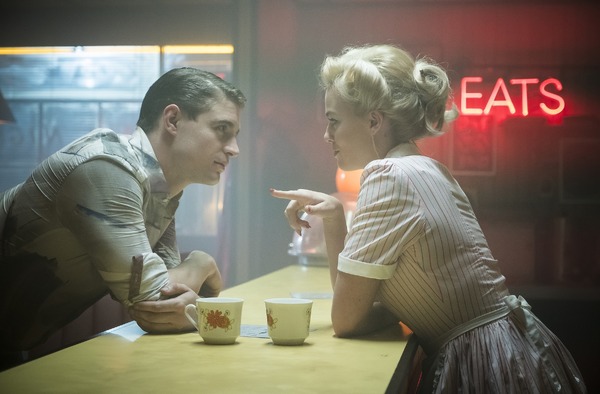 『アニー・イン・ザ・ターミナル』　（C）2017, Mr. Lively, LLC. All Rights Reserved.