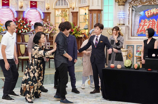 「行列のできる法律相談所」 (C) NTV