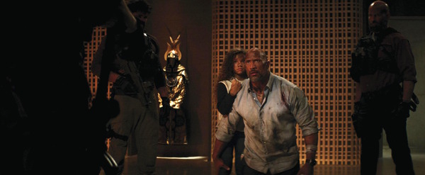 『スカイスクレイパー』　（C）Universal Pictures