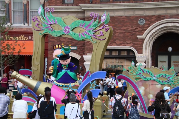 “こわかわハロウィーン”の昼のメインプログラム、「フェスタ・デ・パレード」☆