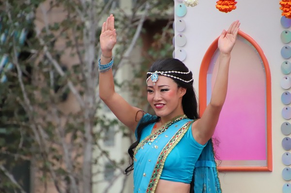 “こわかわハロウィーン”の昼のメインプログラム、「フェスタ・デ・パレード」☆