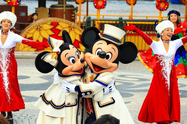 超人気ハーバーショー「イッツ・クリスマスタイム！」☆(C) Disney