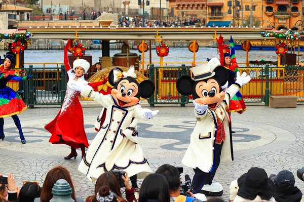 超人気ハーバーショー「イッツ・クリスマスタイム！」☆(C) Disney