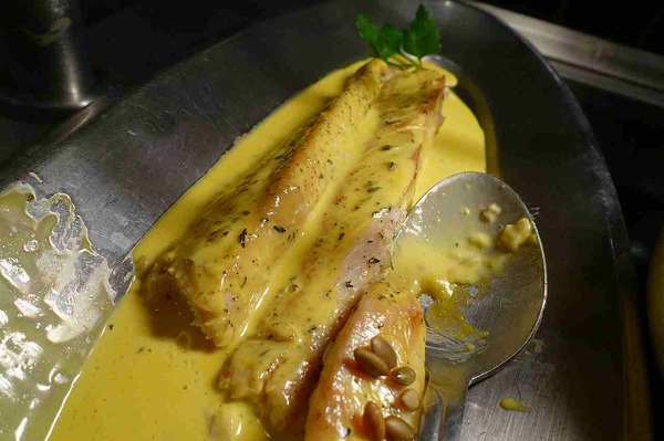 協力：ディズニー・ディスティネーション・インターナショナル As to Disney artwork, logos and properties： (C) Disney