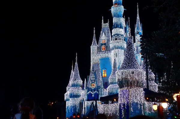 協力：ディズニー・ディスティネーション・インターナショナル