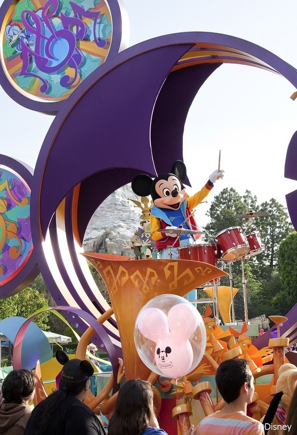 「ミッキーのサウンドセーショナル・パレード」As to Disney artwork, logos and properties： (C) Disney