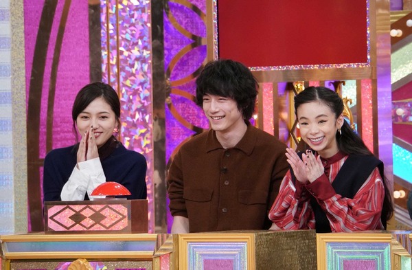 「超問クイズ！真実か？ウソか？日テレ系新ドラマ豪華俳優が大集結！２時間半ＳＰ」 (C) NTV