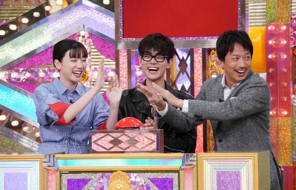 「超問クイズ！真実か？ウソか？日テレ系新ドラマ豪華俳優が大集結！２時間半ＳＰ」 (C) NTV