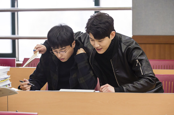 ★「法廷プリンス -イ判サ判-」（C）SBS