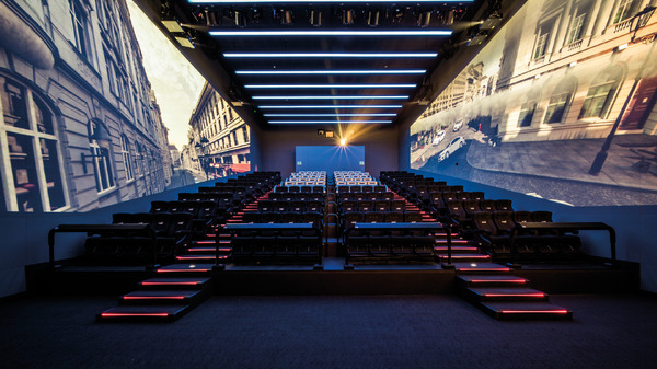 「4DX with ScreenX」イメージ