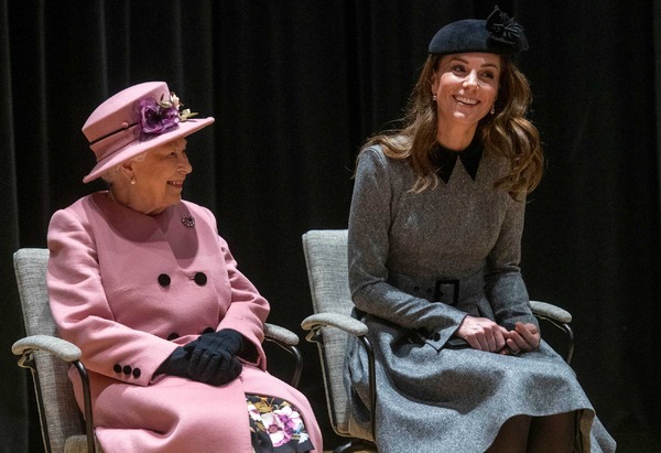 エリザベス女王＆キャサリン妃-(C)Getty Images