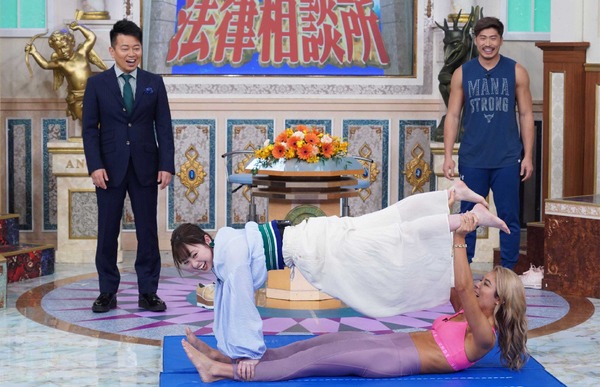 「行列のできる法律相談所」 (C) NTV