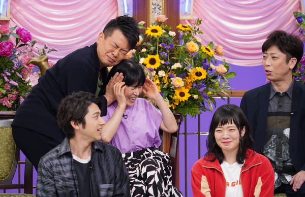 「行列のできる法律相談所」 (C) NTV