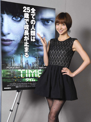 『TIME／タイム』AKB篠田麻里子がヒロイン役の声優に挑戦